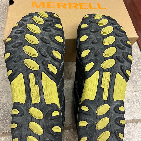 Merrell Kids' Black and Gray Trail Hiking shoes - Picture 3 of 6